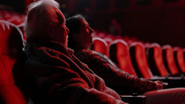 Premières affiches de cinéma parlantes : une innovation au service des personnes aveugles