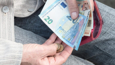 Une bouffée d'oxygène pour les retraités modestes nouvelle aide financière d'avril 2025 !