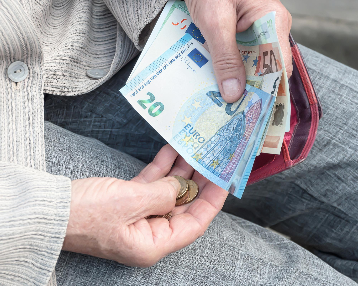 Une bouffée d'oxygène pour les retraités modestes nouvelle aide financière d'avril 2025 !