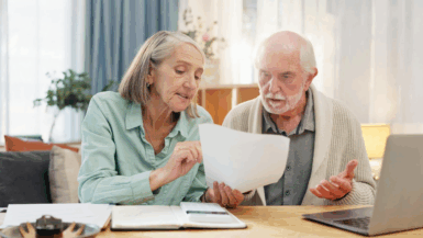 Hausse des tarifs des mutuelles pour les seniors pourquoi votre facture santé risque d’exploser cette année