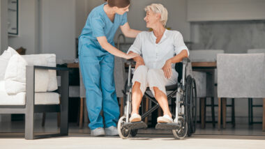 Quelles sont les villes françaises les plus attractives pour l’aide à domicile des seniors en 2025