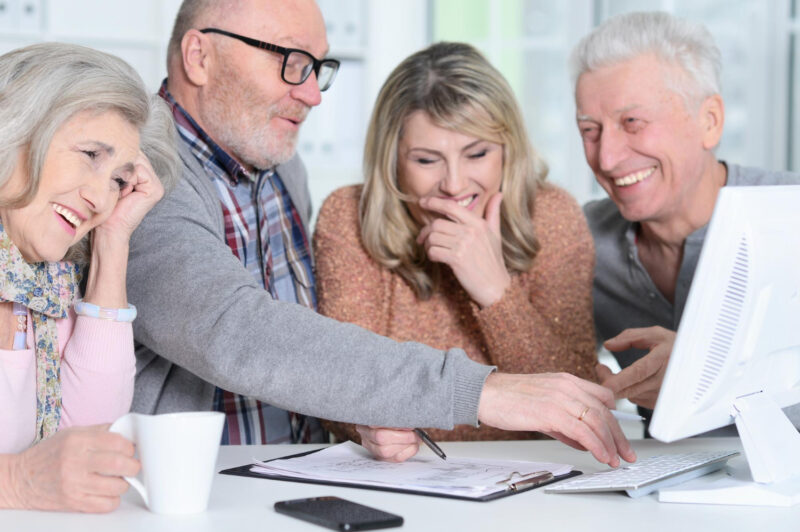 Et si le numérique devenait le meilleur allié des seniors en 2025