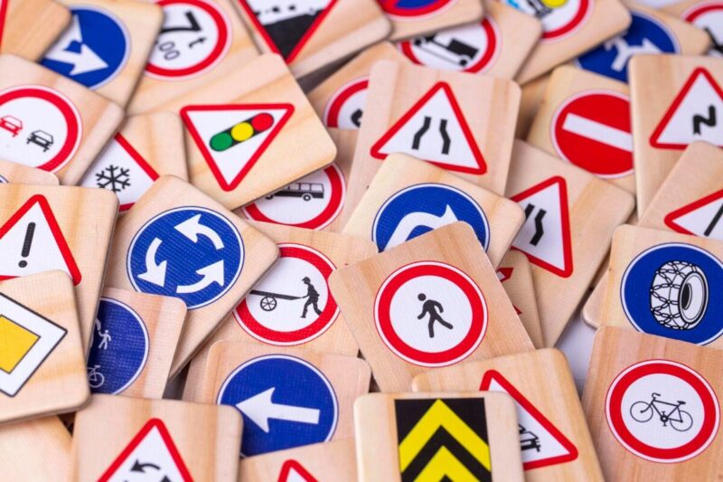 Langue des signes : une nouvelle version du code de la route arrive