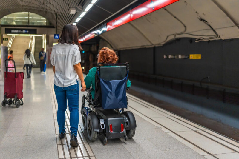 Entre progrès et blocages, l’Île-de-France trace sa route vers une société plus inclusive