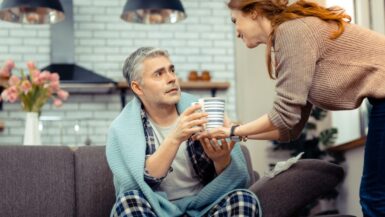 Fatigue, douleurs, stress : les solutions pratiques pour les aidants du Covid long !